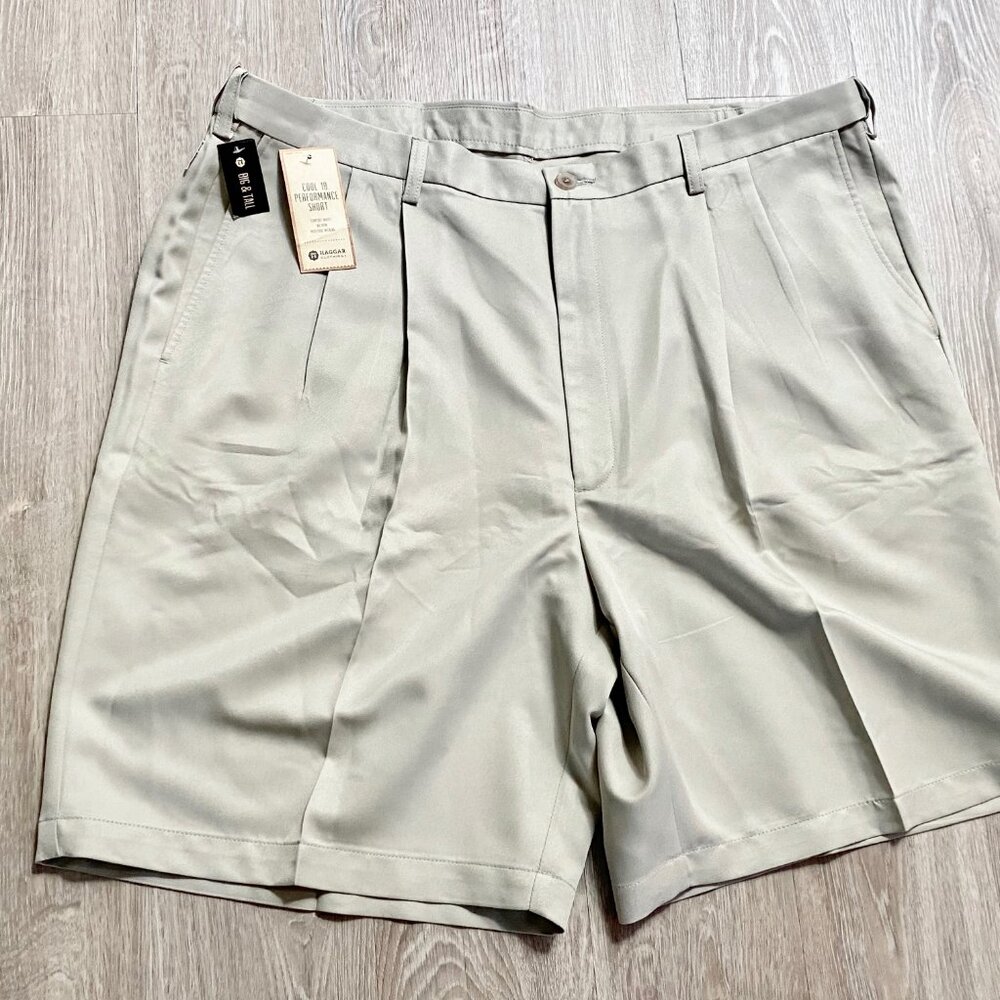 (2) Men Haggar NWT $50 No Iron Comfort Waist Moisture Wicking Relaxed Fi…